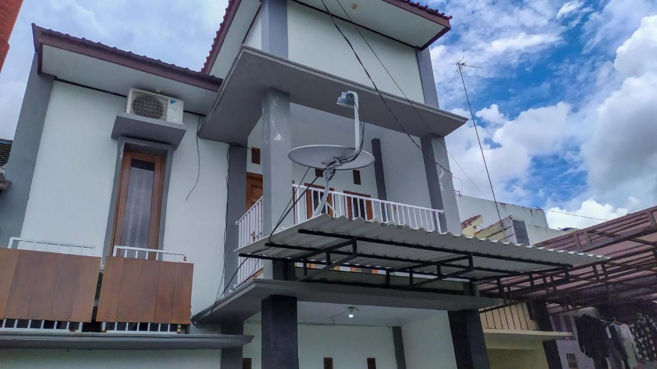 Hotel Omah Leren Mitra Reddoorz Near Gembiraloka Zoo Yogyakarta Extérieur photo
