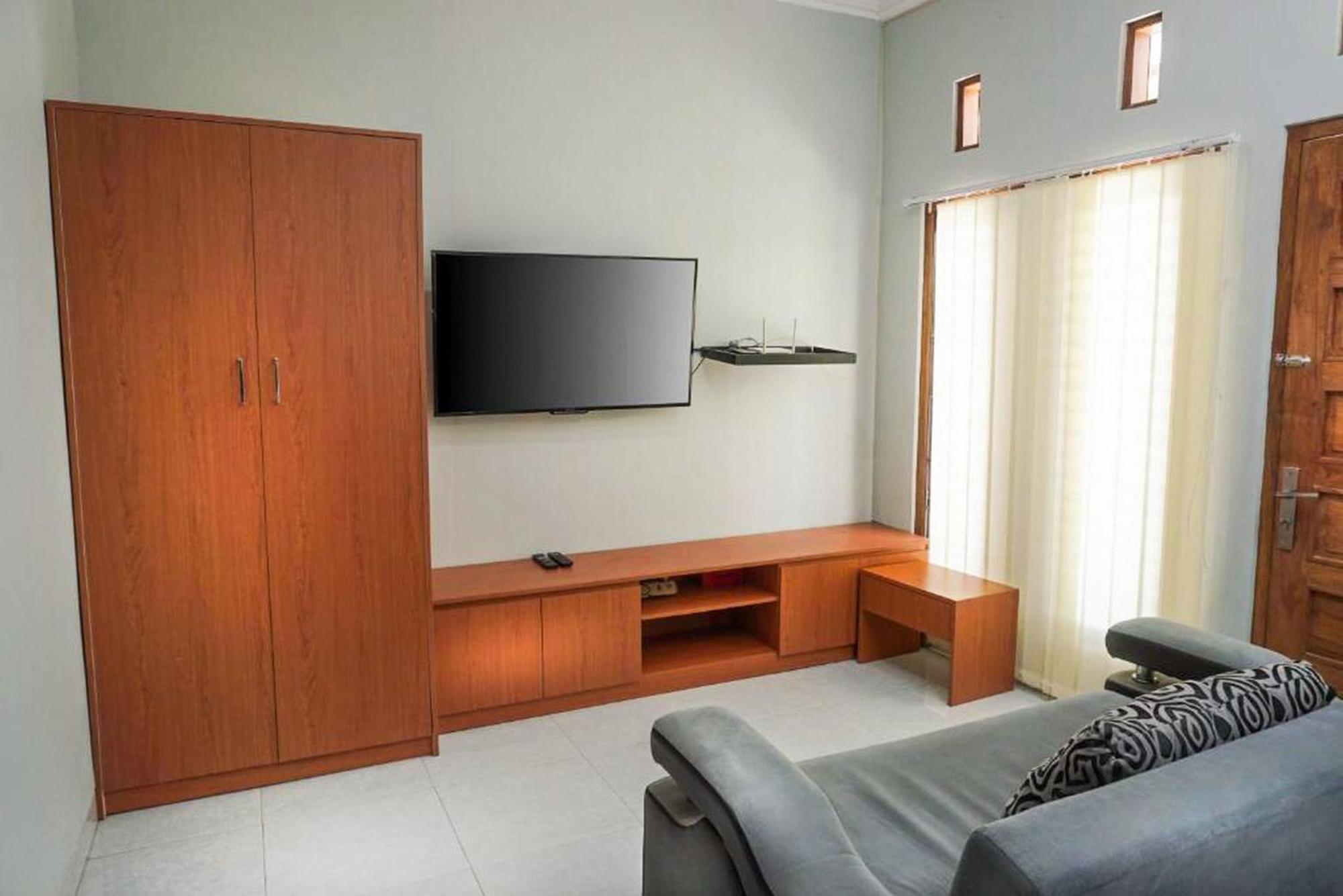 Hotel Omah Leren Mitra Reddoorz Near Gembiraloka Zoo Yogyakarta Extérieur photo